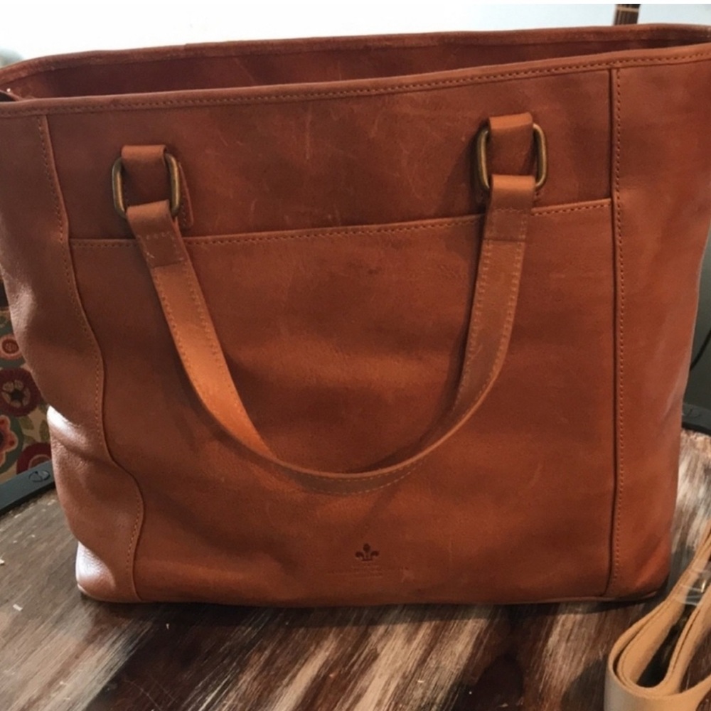 Dooney and Bourke Florentine Leather Newport Tote - Picture 2 of 4